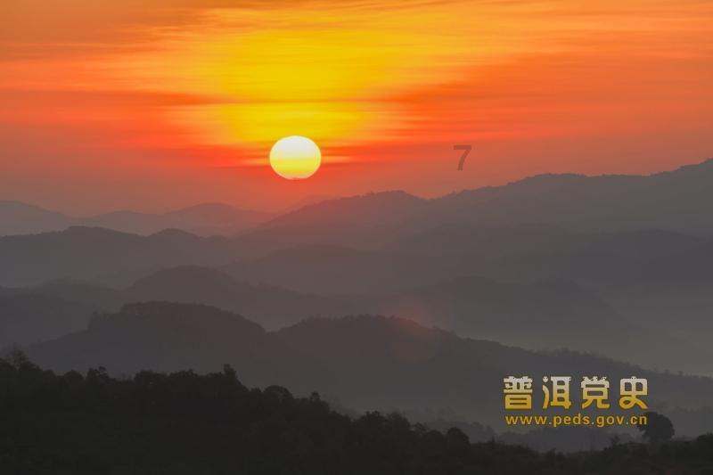 鲁山县书法家为市民义写春联迎新年
